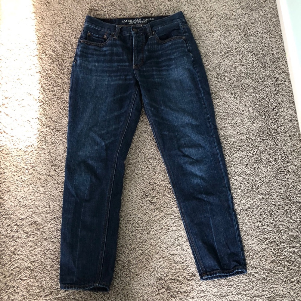 AMERICAN EAGLE VINTAGE HIGH RISE MOM JEANS